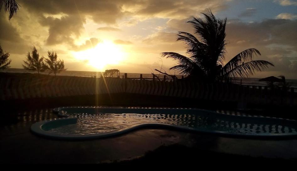 Chales Suites Pe Na Areia Guaibim Bagian luar foto